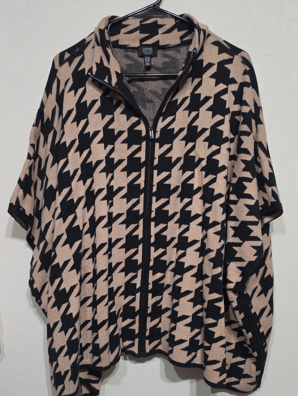 Jones New York Black & Tan Houndstooth Zip-Up Poncho